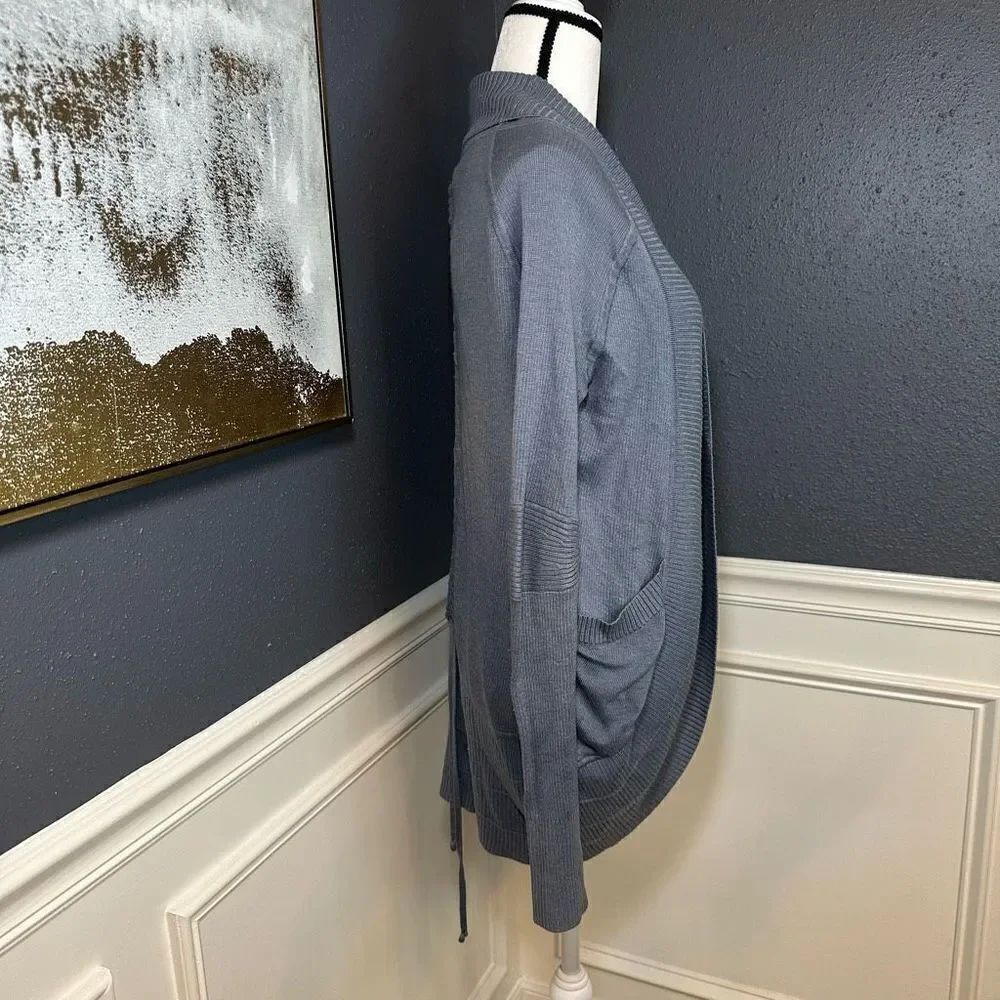 Lululemon Transformation Wrap - Picture 10 of 14